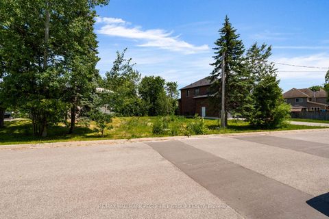 Photo 2 at 1953 St Paul Road, Alcona, Innisfil