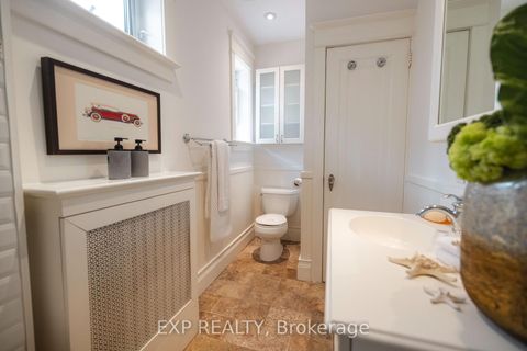 Photo 13 at 86 Willowbank Boulevard, Lawrence Park South, Toronto