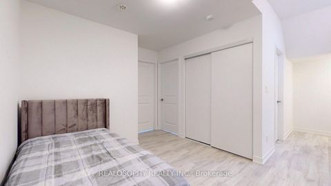 Photo 35 at 8 - 10 Marquette Avenue, Lawrence, Toronto