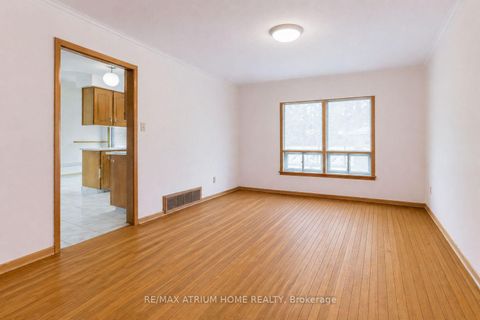 Photo 2 at 522 Cummer Avenue, Steeles, Toronto