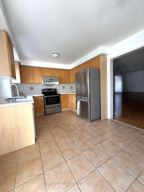 Photo 5 at 50 Casabel Drive, Vellore Village, Vaughan