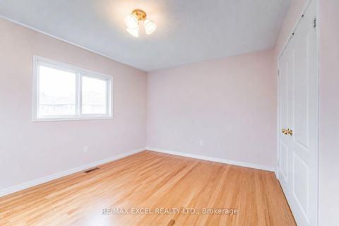 Photo 8 at 50 Casabel Drive, Vellore Village, Vaughan
