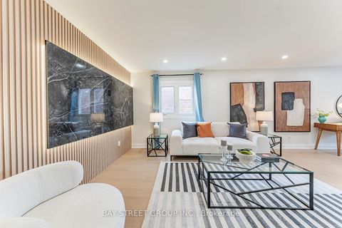 Photo 2 at 146 Cabinet Crescent, West Woodbridge, Vaughan