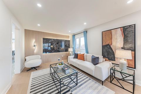 Photo 3 at 146 Cabinet Crescent, West Woodbridge, Vaughan