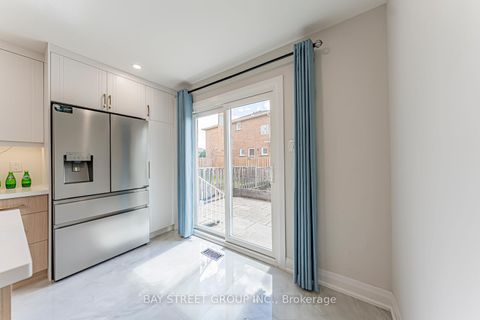 Photo 9 at 146 Cabinet Crescent, West Woodbridge, Vaughan