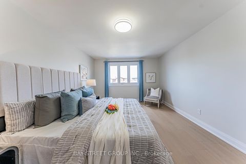 Photo 22 at 146 Cabinet Crescent, West Woodbridge, Vaughan