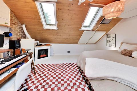 Photo 2 at 259 Sixth Street, New Toronto, Toronto