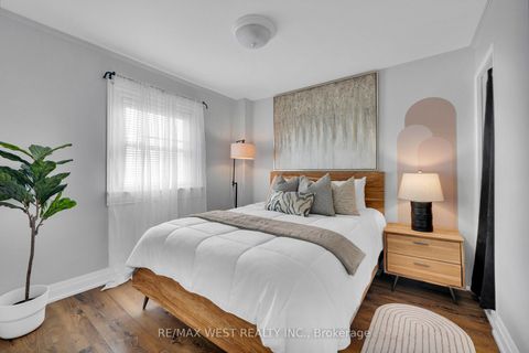 Photo 17 at 259 Sixth Street, New Toronto, Toronto
