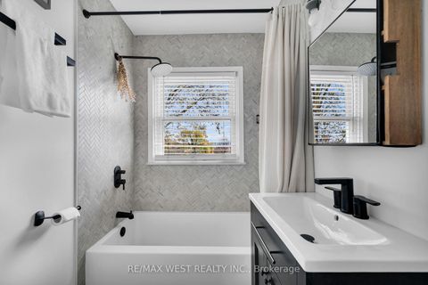 Photo 18 at 259 Sixth Street, New Toronto, Toronto