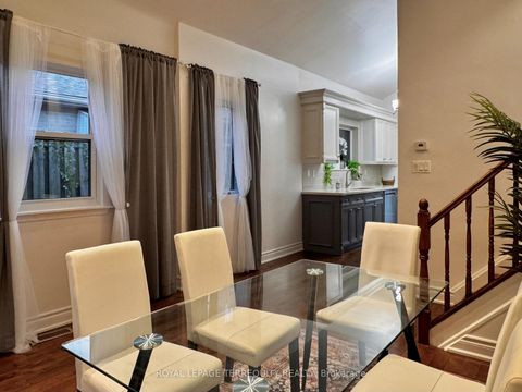 Photo 5 at 154 Sedgemount Drive, Woburn, Toronto