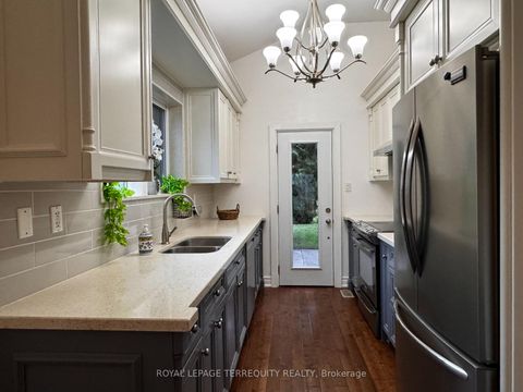 Photo 7 at 154 Sedgemount Drive, Woburn, Toronto