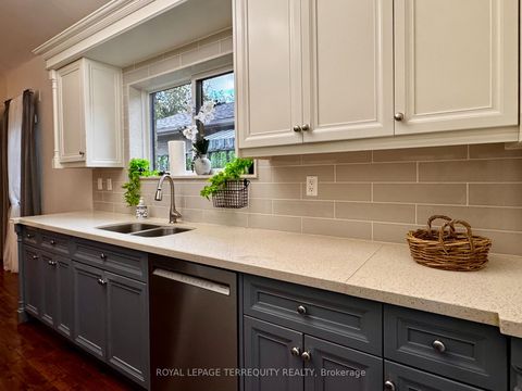 Photo 8 at 154 Sedgemount Drive, Woburn, Toronto