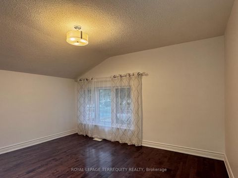 Photo 10 at 154 Sedgemount Drive, Woburn, Toronto
