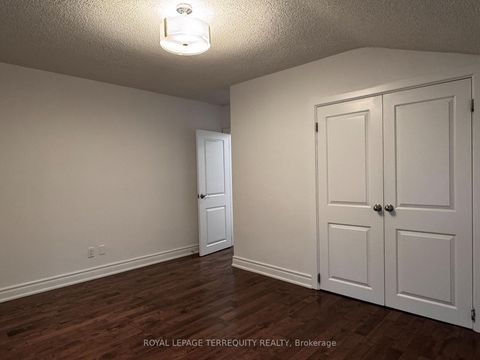 Photo 11 at 154 Sedgemount Drive, Woburn, Toronto