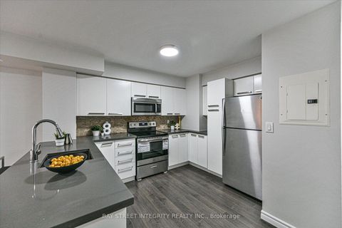 Photo 5 at 602 - 11 St Joseph Street, Bay Street Corridor, Toronto