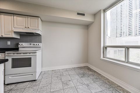 Photo 8 at 602 - 18 Hillcrest Avenue, Willowdale East, Toronto