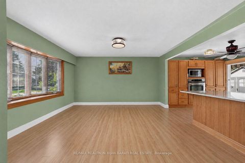 Photo 6 at 601 Conacher Drive, Newtonbrook East, Toronto
