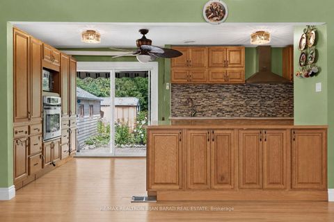 Photo 10 at 601 Conacher Drive, Newtonbrook East, Toronto