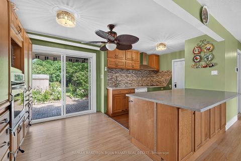 Photo 11 at 601 Conacher Drive, Newtonbrook East, Toronto