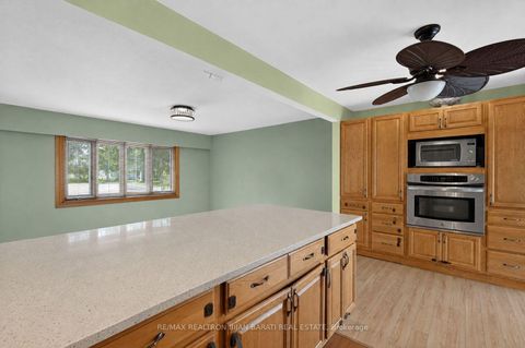 Photo 14 at 601 Conacher Drive, Newtonbrook East, Toronto
