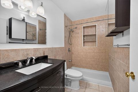 Photo 15 at 601 Conacher Drive, Newtonbrook East, Toronto