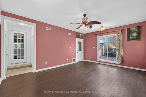 Photo 17 at 601 Conacher Drive, Newtonbrook East, Toronto