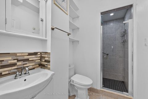 Photo 19 at 601 Conacher Drive, Newtonbrook East, Toronto