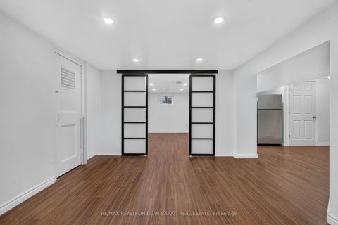 Photo 26 at 601 Conacher Drive, Newtonbrook East, Toronto