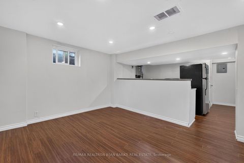 Photo 27 at 601 Conacher Drive, Newtonbrook East, Toronto