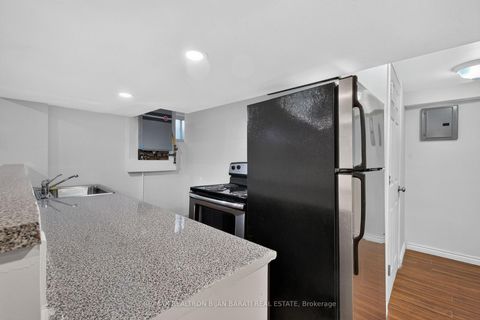 Photo 28 at 601 Conacher Drive, Newtonbrook East, Toronto