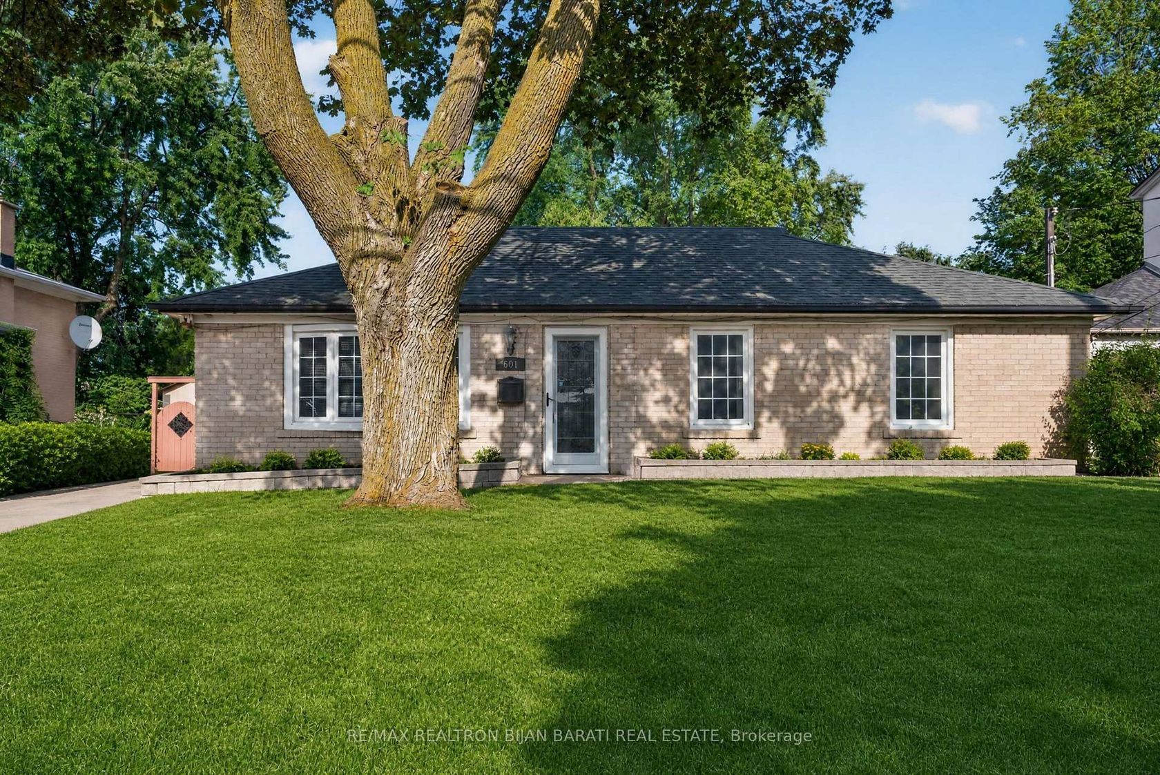 601 Conacher Drive, Newtonbrook East, Toronto 