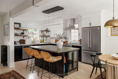 Photo 1 at 39 Beechwood Drive, Broadview North, Toronto