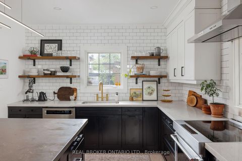 Photo 3 at 39 Beechwood Drive, Broadview North, Toronto