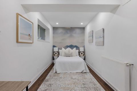 Photo 35 at 39 Beechwood Drive, Broadview North, Toronto