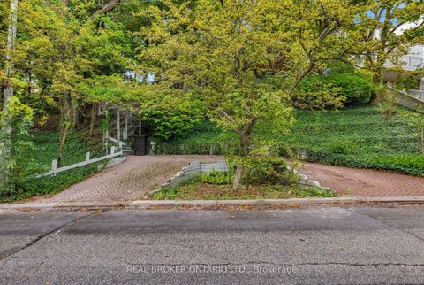 Photo 48 at 39 Beechwood Drive, Broadview North, Toronto