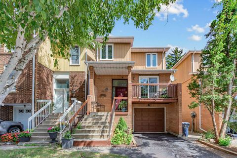 Photo 1 at 19 Carnival Court, Branson, Toronto