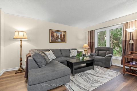 Photo 5 at 19 Carnival Court, Branson, Toronto