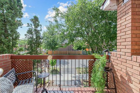 Photo 13 at 19 Carnival Court, Branson, Toronto