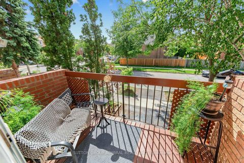 Photo 14 at 19 Carnival Court, Branson, Toronto