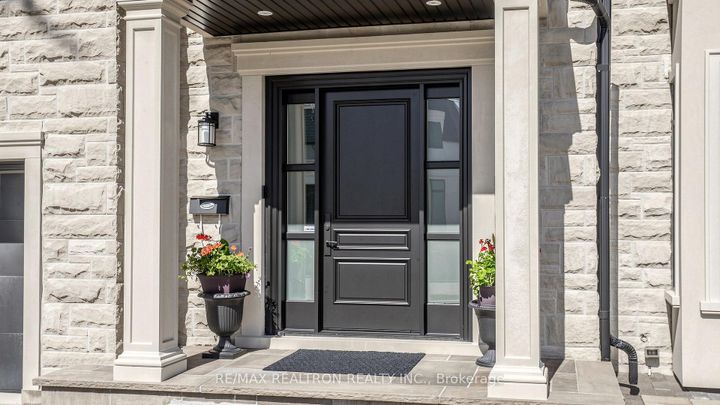 Photo 3 at 10 Bayberry Crescent, Bayview Village, Toronto