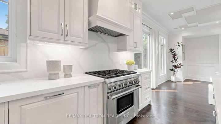 Photo 32 at 10 Bayberry Crescent, Bayview Village, Toronto