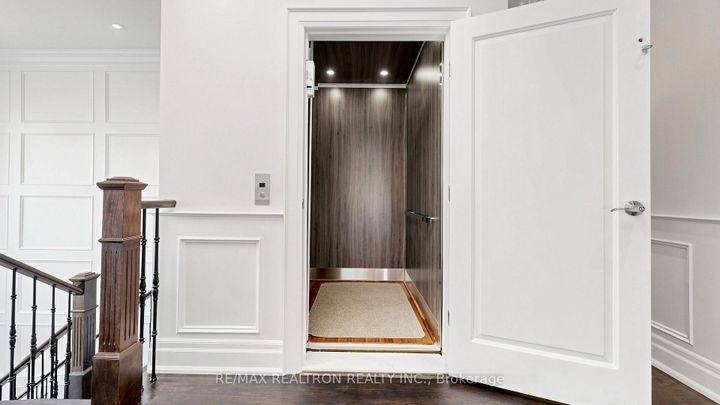 Photo 36 at 10 Bayberry Crescent, Bayview Village, Toronto