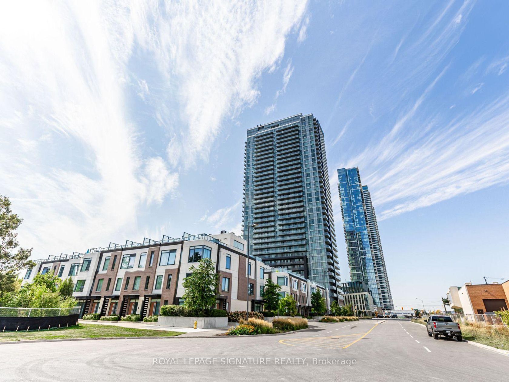 1114 - 7895 Jane Street, Concord, Vaughan photo number 2