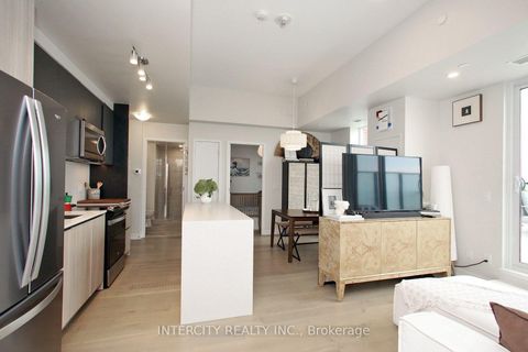 Photo 4 at 1201 - 3100 Keele Street, CFB, Toronto