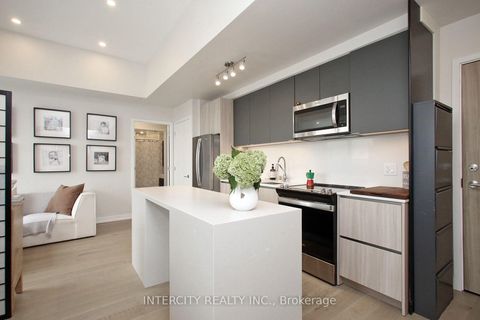 Photo 5 at 1201 - 3100 Keele Street, CFB, Toronto