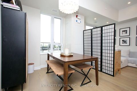 Photo 7 at 1201 - 3100 Keele Street, CFB, Toronto
