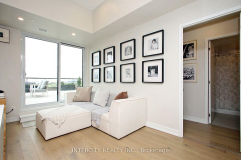 Photo 8 at 1201 - 3100 Keele Street, CFB, Toronto