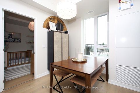 Photo 9 at 1201 - 3100 Keele Street, CFB, Toronto