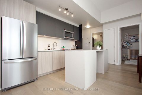 Photo 11 at 1201 - 3100 Keele Street, CFB, Toronto