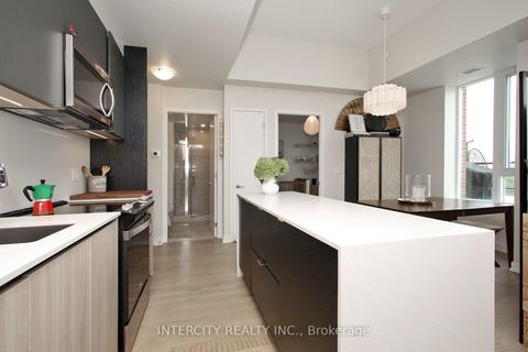 Photo 13 at 1201 - 3100 Keele Street, CFB, Toronto